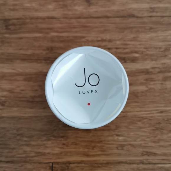 Jo Loves White Roses and Lemon Leaves candle - Picture 2 of 3